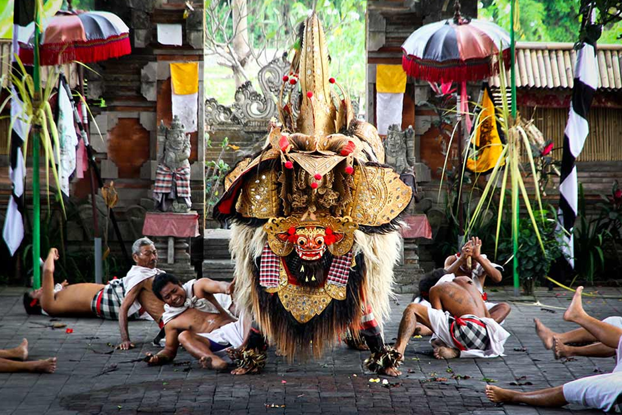 10 Tarian Bali Paling Sering Dipentaskan Saat Upacara dan Untuk Turis