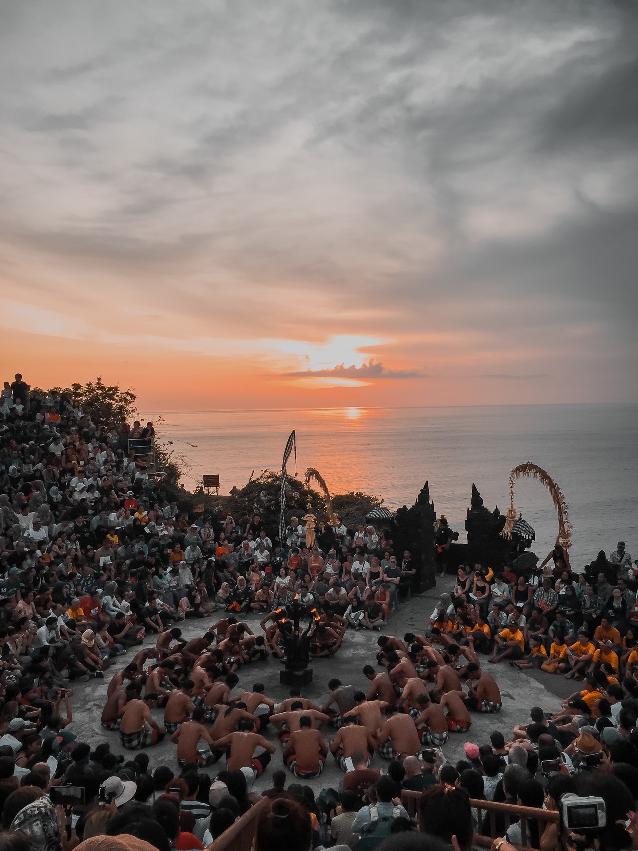 10 Tarian Bali Paling Sering Dipentaskan Saat Upacara dan Untuk Turis