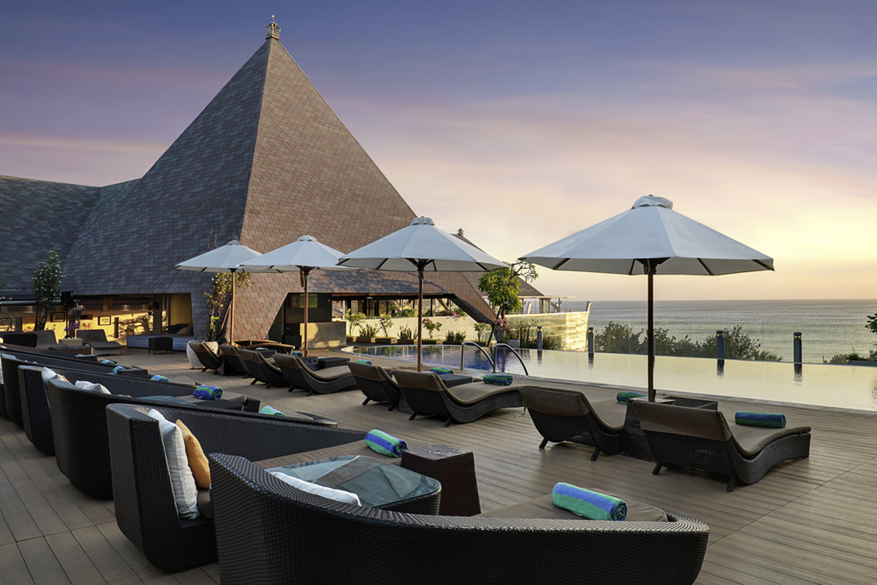 5 Hotel Dekat Pantai Kuta Bali 