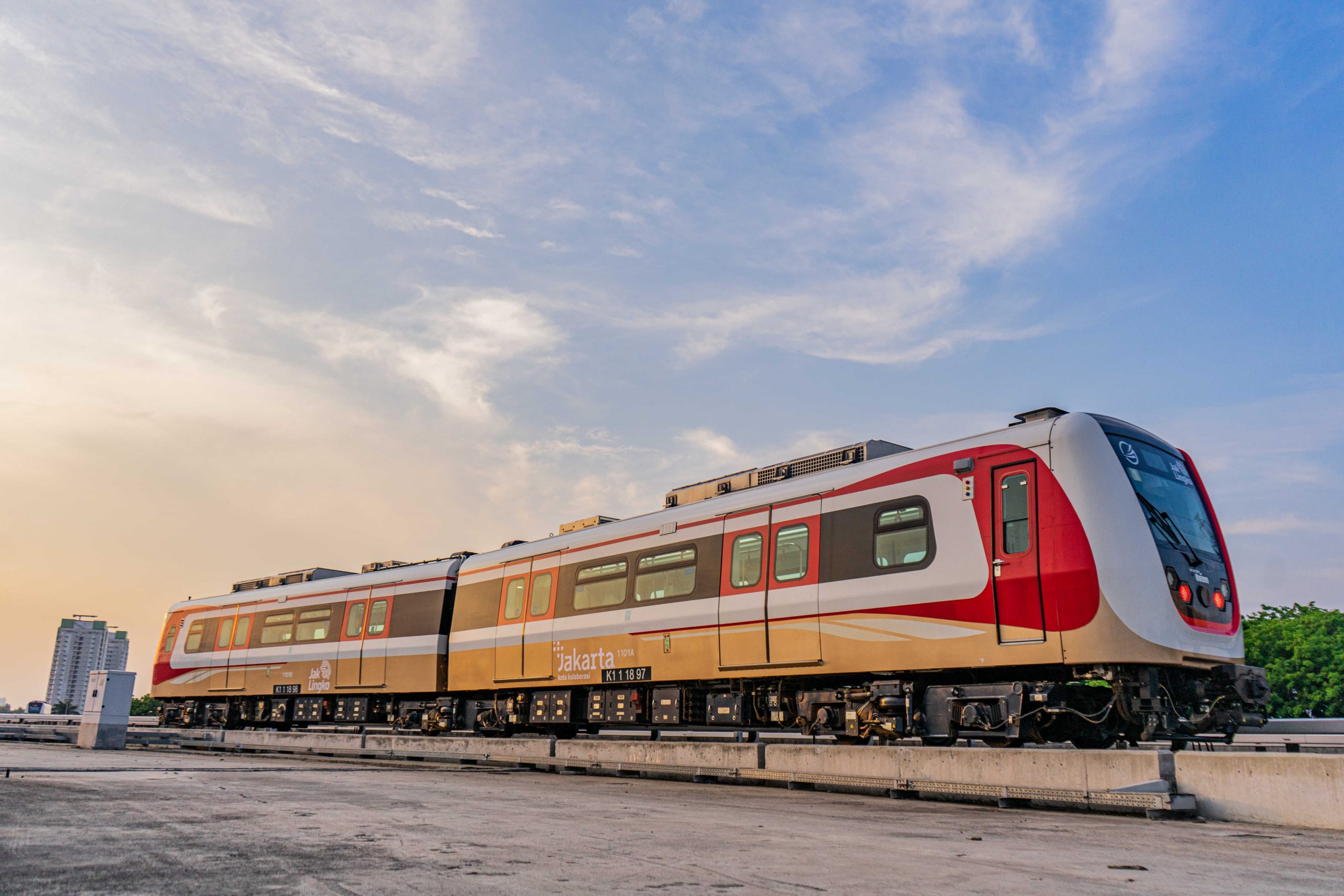 Baru Hadir di Indonesia, Inilah Peluang Kerja di KCIC dan LRT