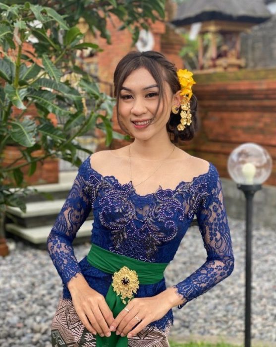 Kebaya Model Sabrina