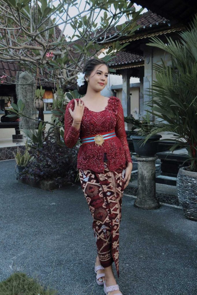 Model Kebaya Untuk Wisuda