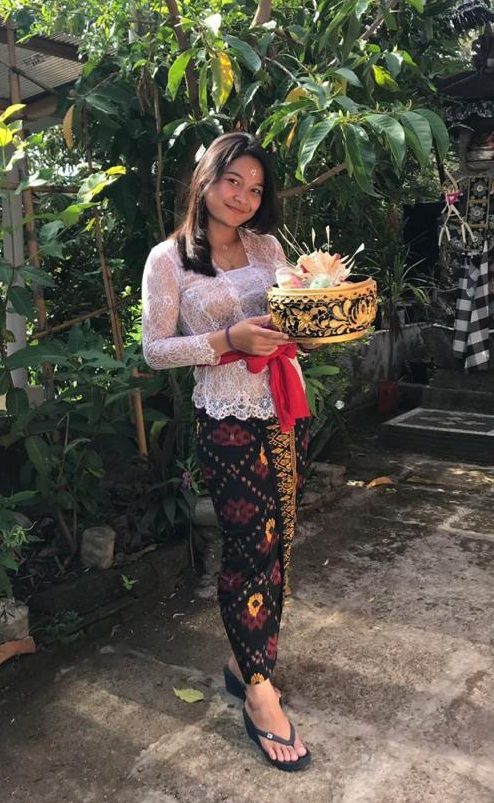 Model Kebaya yang Digunakan Untuk Sembahyang