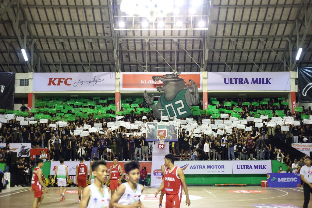 Pertandingan Basket di Gor Ngurah Rai